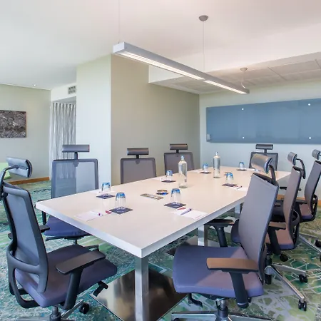 Crowne Plaza By Ihg Hotel 4*