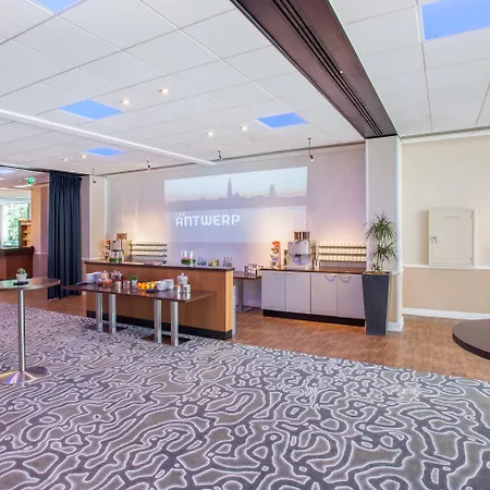 Crowne Plaza By Ihg Hotel 4*