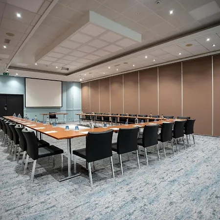 Crowne Plaza By Ihg Hotel 4*
